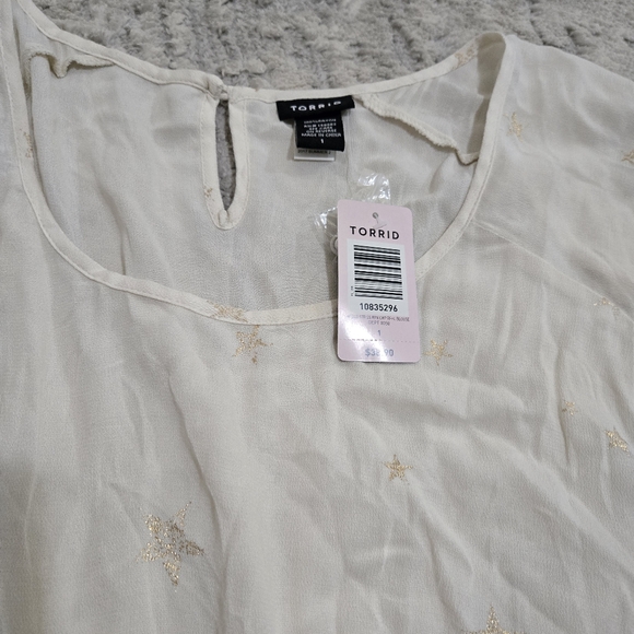 Sold Short Sleeve Blouse with Star Embroidery Torrid - Picture 3 of 5